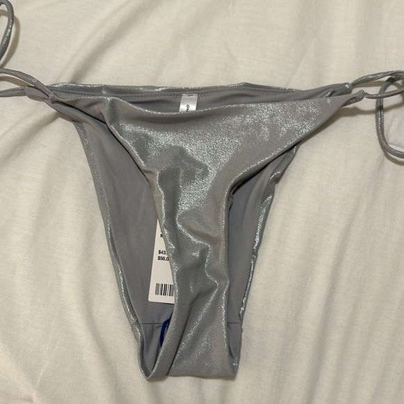 NWT UO Out From Under Isla Metallic Bandeau Bikini Set Top-Size L Bottoms-Size M - Picture 16 of 16
